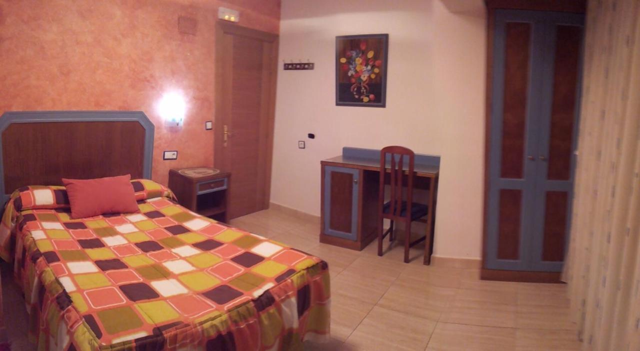 ميراندا دي إيبرو Hostal Conchi المظهر الخارجي الصورة