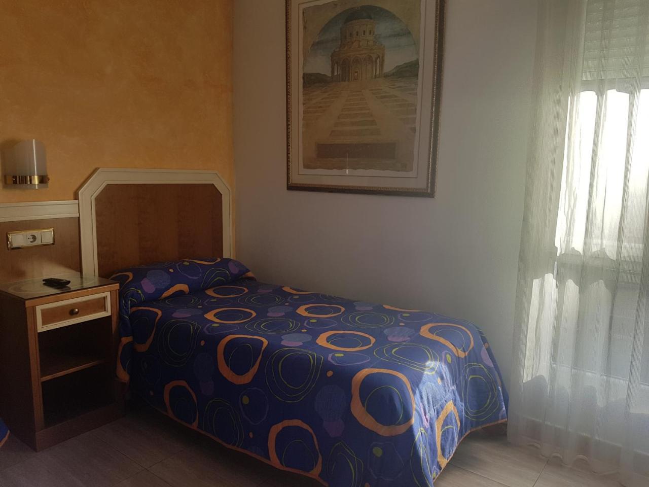 ميراندا دي إيبرو Hostal Conchi المظهر الخارجي الصورة